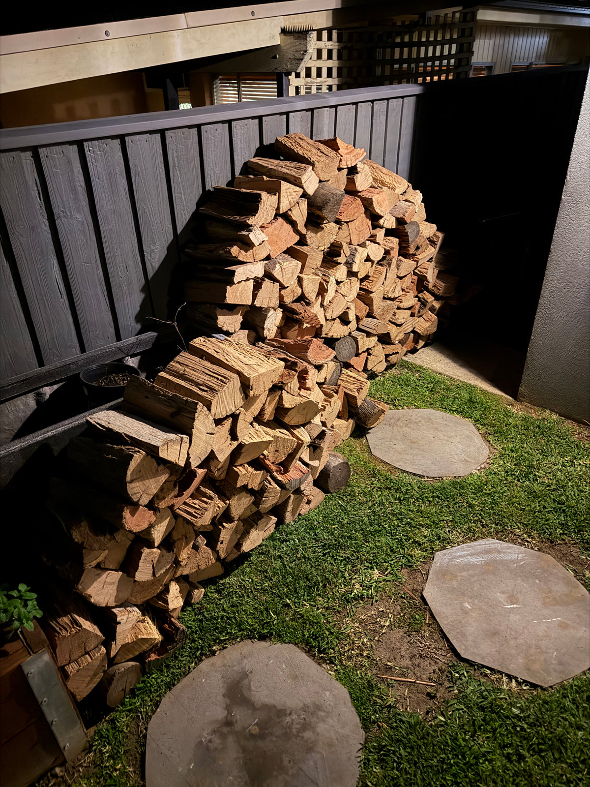 Premium Vintage Firewood (Ironbark & Yellow Box)